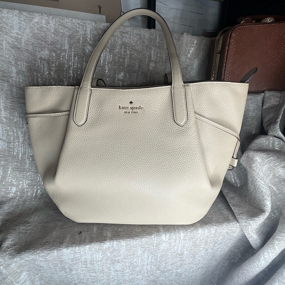 Kate Spade Cream Leather Large Dumpling Tote light Sand NWT